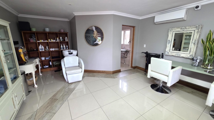 3 Bedroom Property for Sale in Caribbean Beach Club North West